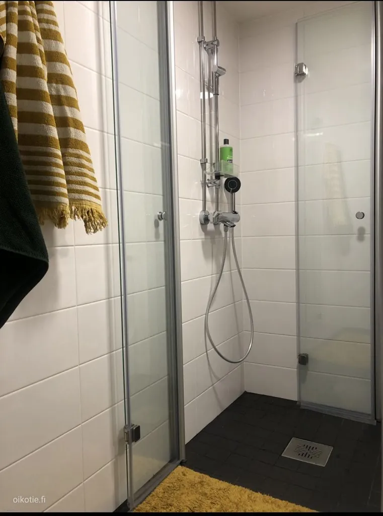 Vannitoad - Bright Apartment with Balcony in Espoo
