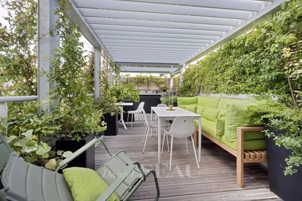 Terrass - Luxury 10-Room House with Pool in Paris 20ème