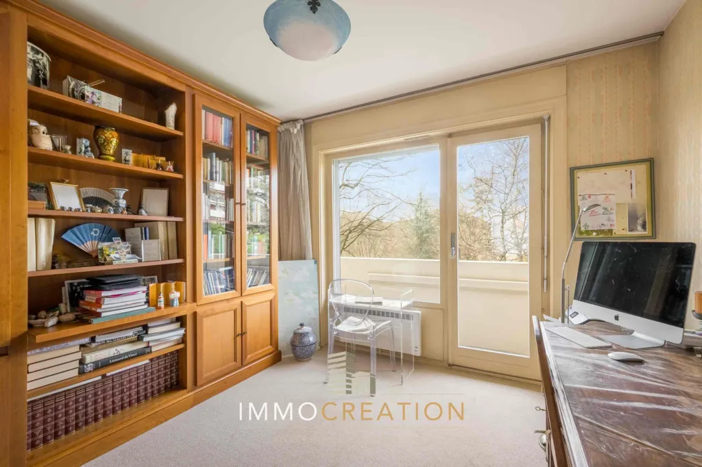 Bureau - Appartement Luxe avec Terrasse Sud à Écully
