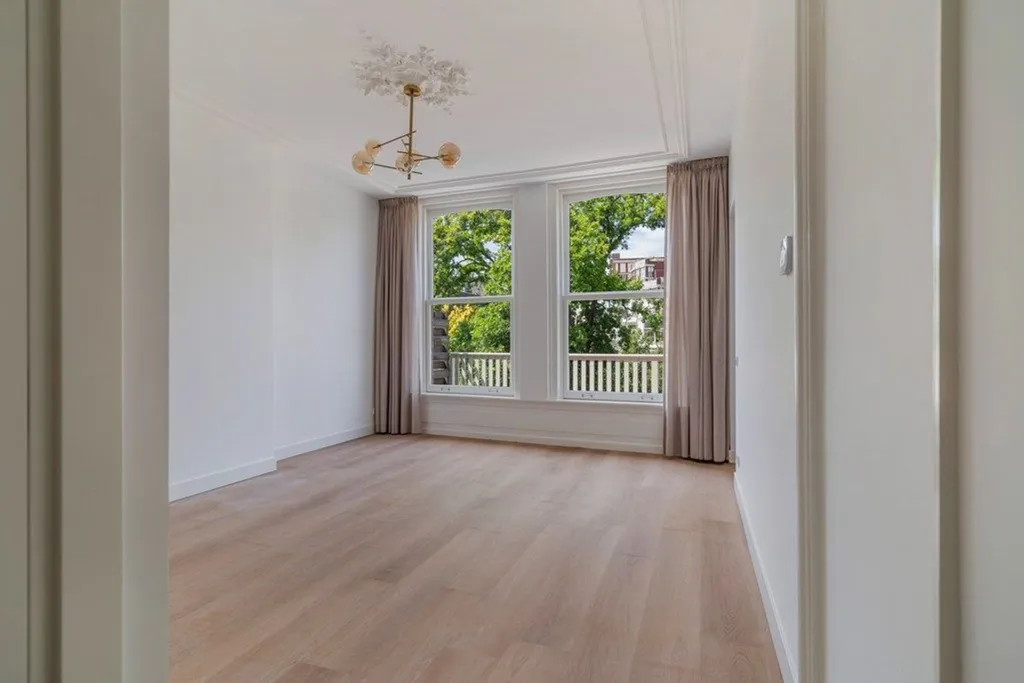 Séjour - Renovated Apartment with Balcony in The Hague