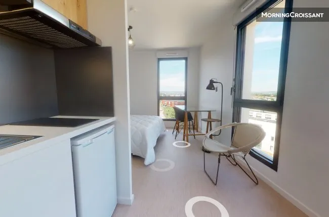 Köök - Studio with Forest View in Saint-Germain