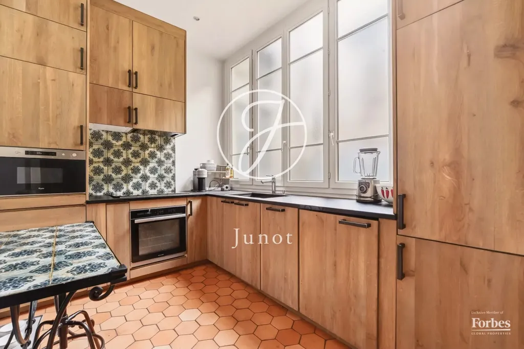 Cuisine - Appartement avec Cheminée et Jardin à Paris 9ème