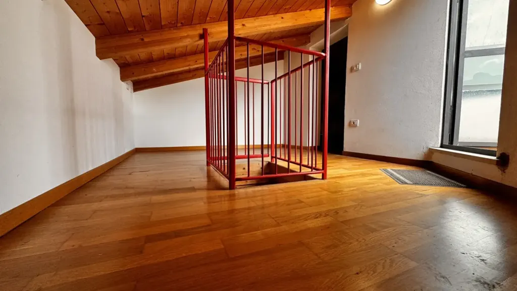 Toad - Charming Triplex with Panoramic Terrace in Lazise