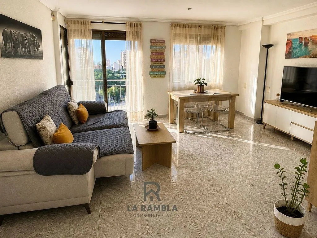 Soggiorno - Apartment with Balcony in Malilla