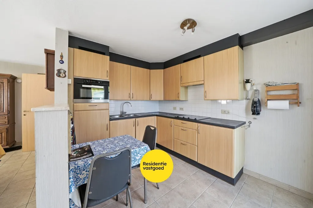 Köök - Ground Floor Apartment with Garden in Oudenburg Centre