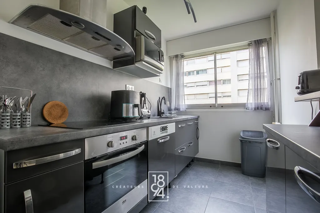 Cucina - Luminous Apartment with Open Kitchen in 4th Arrondissement