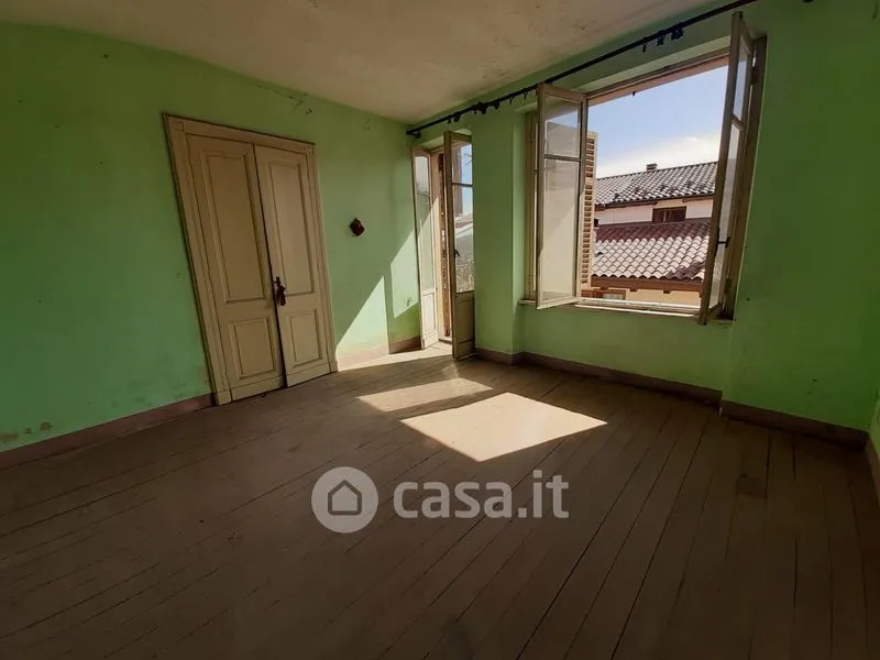 Toad - Terraced House for Renovation in Pettinengo