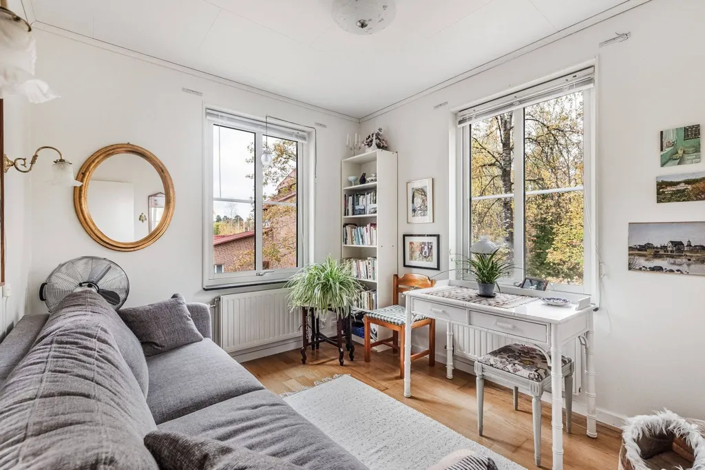 Soggiorno - Apartment with Balcony in Eskilstuna