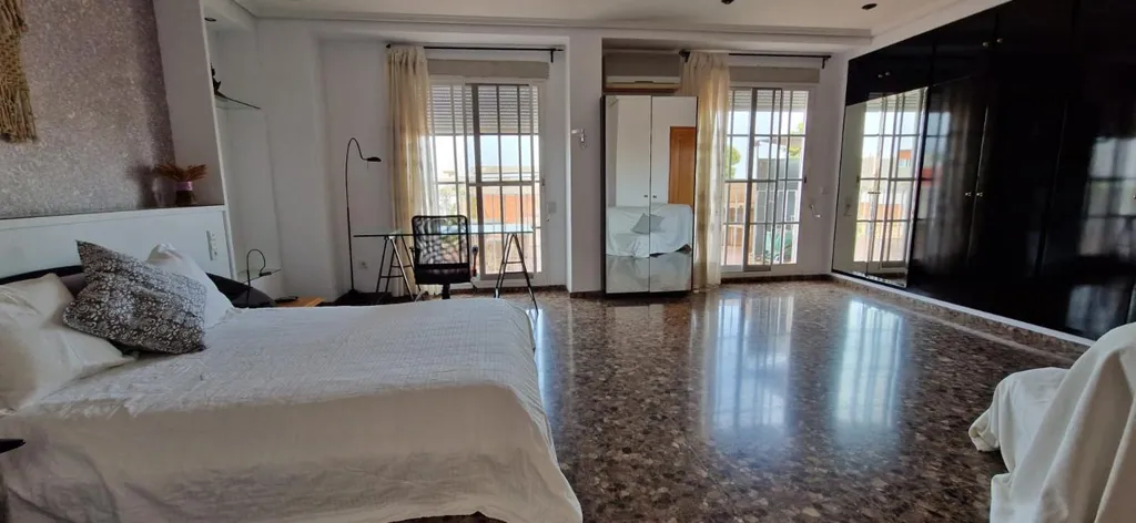 Magamistoad - Spacious House with Terrace in Moncada