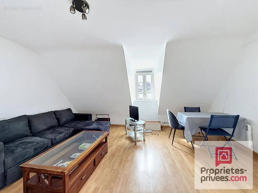 Séjour - Appartement 2 Pièces avec Vue Dégagée à Vannes