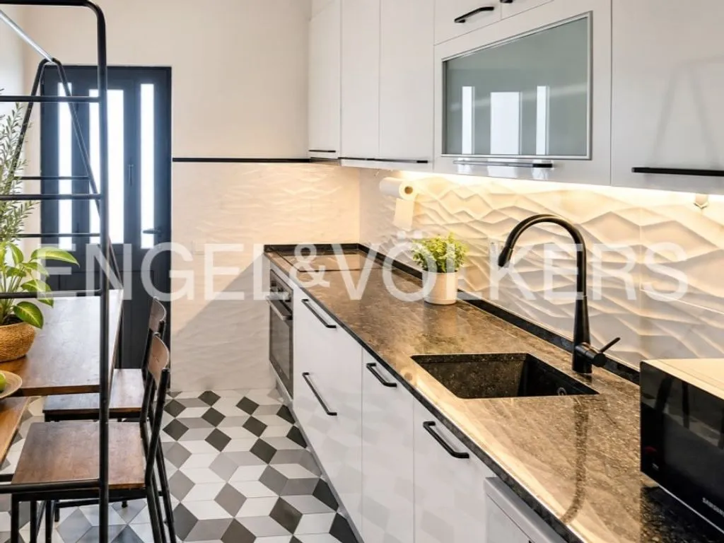 Cuisine - Renovated Flat with Patio in Faro