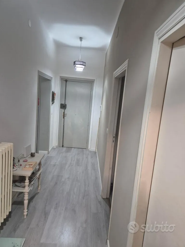Esik - Shared Room in Quiet Ponte Valleceppi