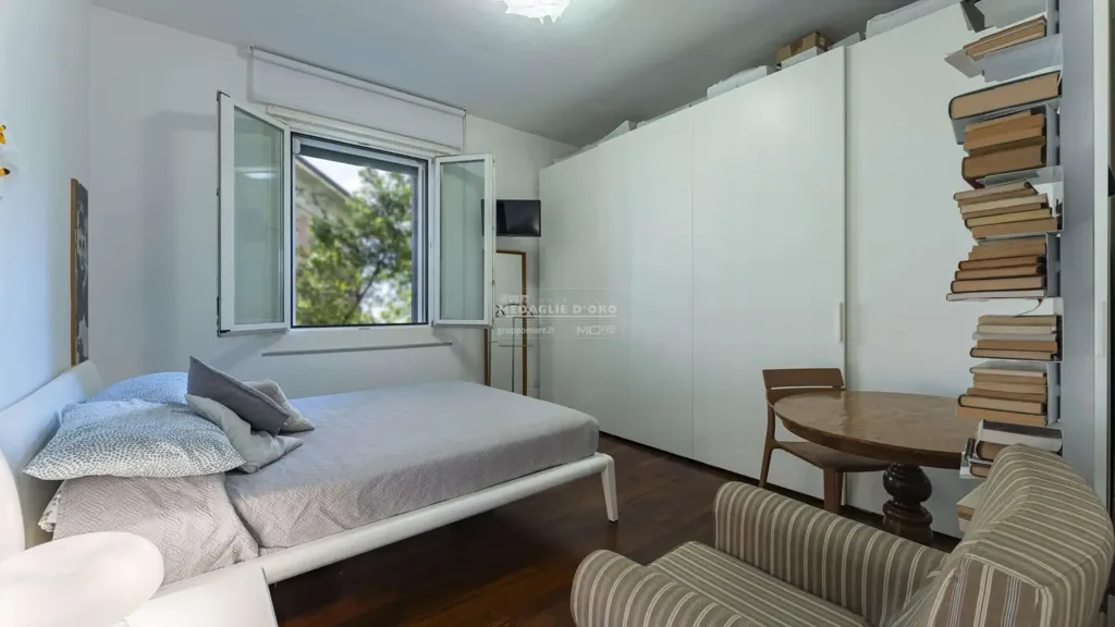 Magamistoad - Rustic-Style Apartment with West-East Exposure in Modena