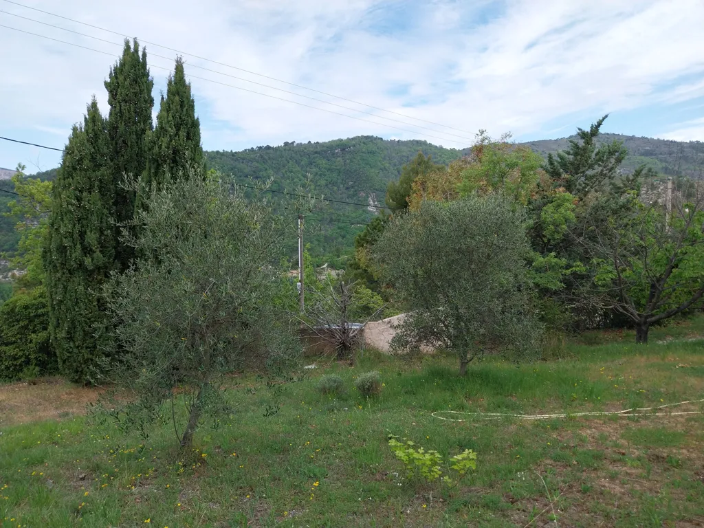 Jardin - Maison de Plain-Pied avec Vue Panoramique à Lucéram