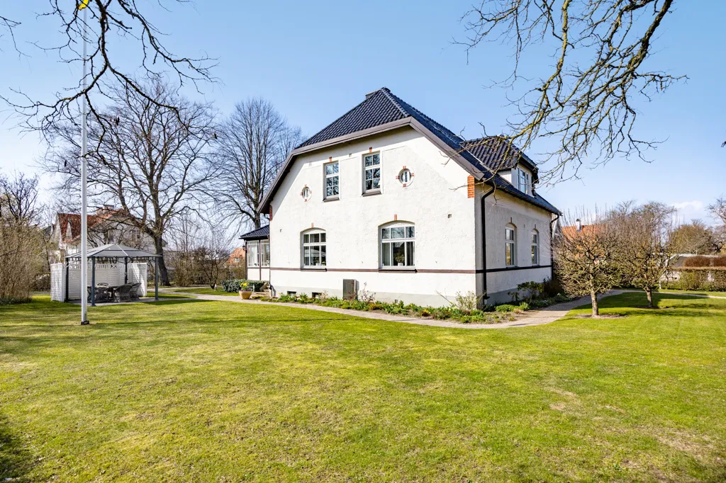 Extérieur - Historic Villa with Garden in Old Åkarp