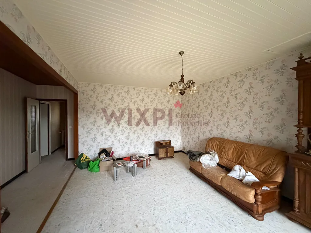 Séjour - Maison semi-détachée avec jardin à Montélier
