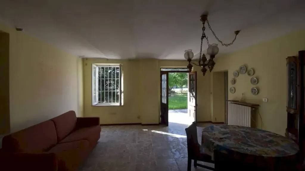 Söögituba - Rustic Property with Farmhouse Charm in Vinchio