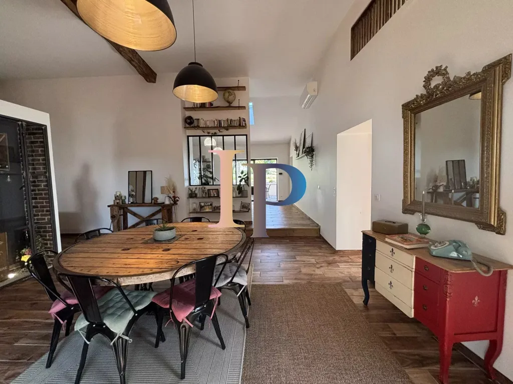 Salle à manger - Maison en Pierre Rénovée avec Piscine près de Charlieu