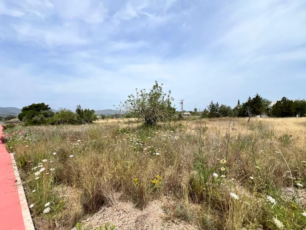 Aed - Buildable Plot near Jesús Town Centre
