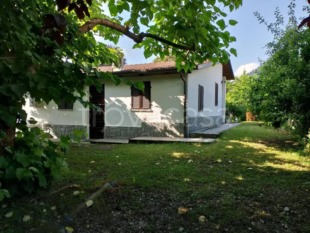 Exterior - Independent Villa with Private Garden in Barge
