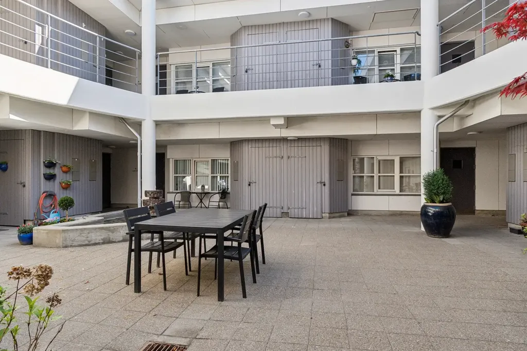 Aed - Modernised 2-Bed Flat with Elevator in Skalborg