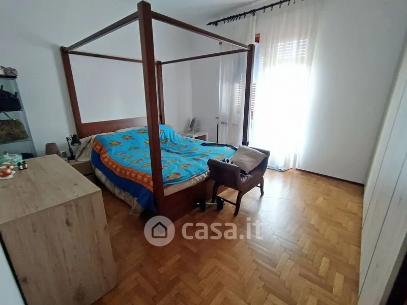 Chambres - Four-Room Apartment with Garden in Mathi