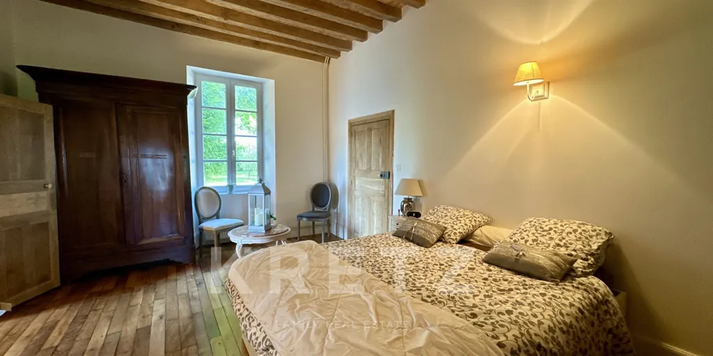 Chambres - Maison Rénovée avec Piscine dans le Bocage Bourbonnais