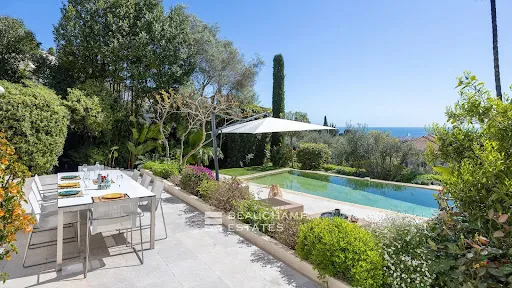 Piscine - Villa Belle Époque avec Vue Mer à Cannes