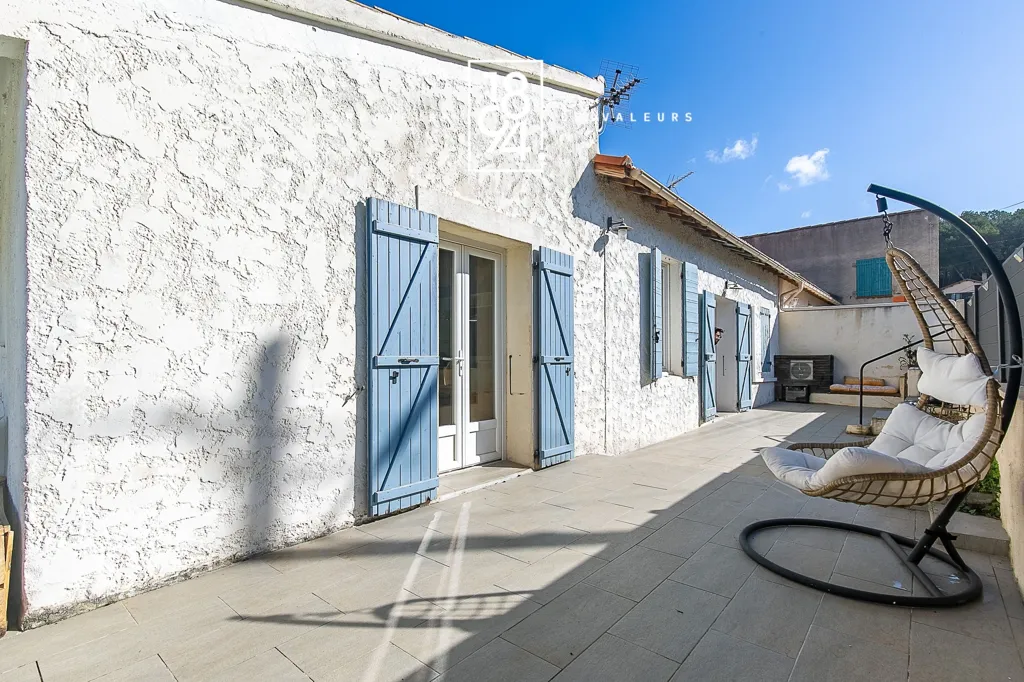 Terrasse - Maison de Caractère avec Piscine à Gardanne