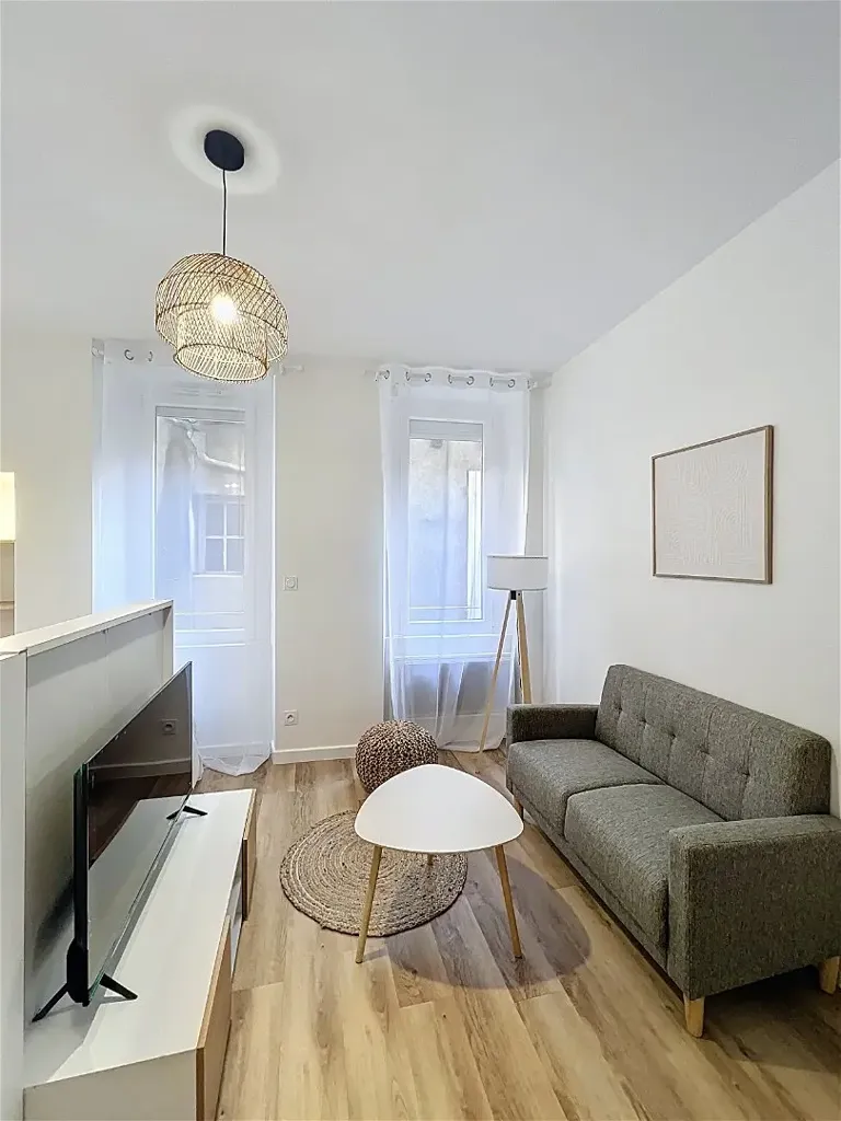 Elutuba - Studio with Balcony in Villeneuve sur Lot