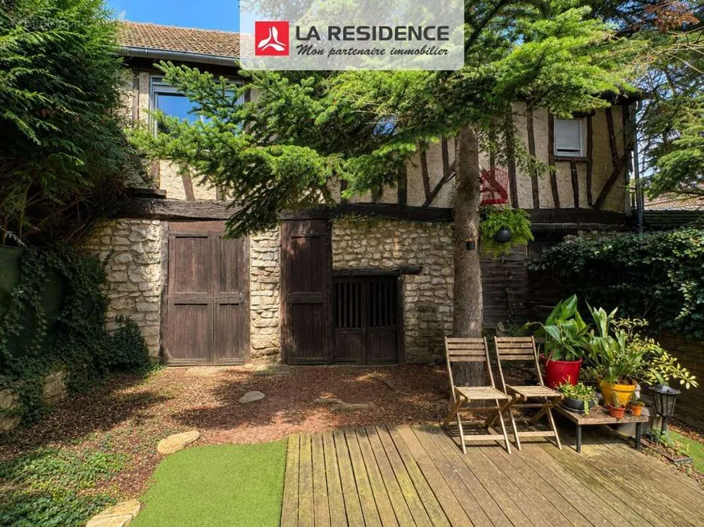 Aed - Renovated Farmhouse Flat with Parking in Mareil-sur-Mauldre