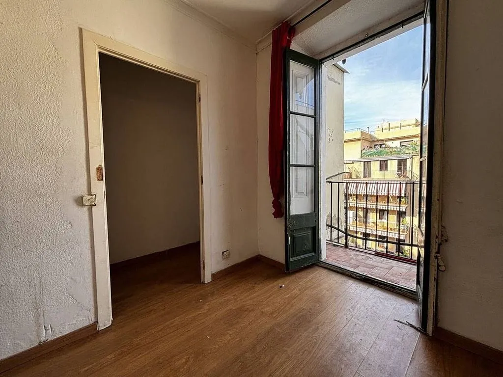 Pièces - Historic Apartment with Terrace in El Raval