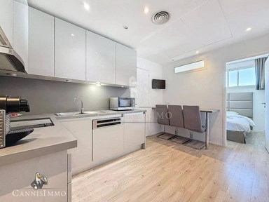 Kitchen - Duplex Apartment with City View in Cannes