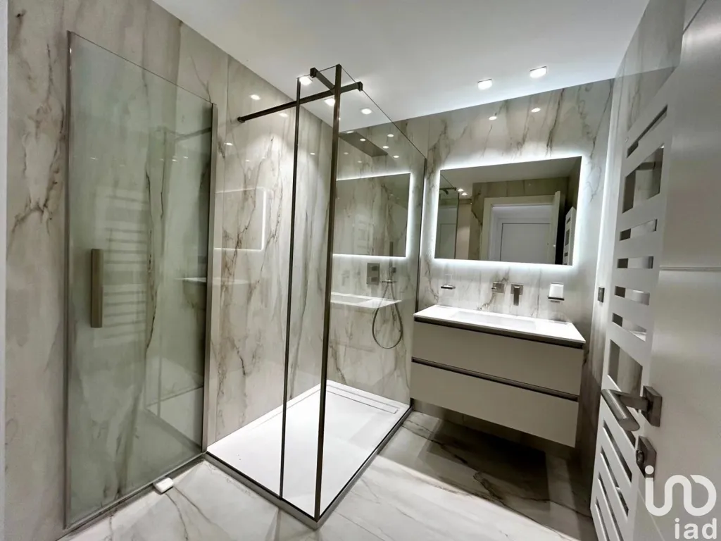 Vannitoad - 2-Bedroom Apartment with Sea View in Cannes Croisette