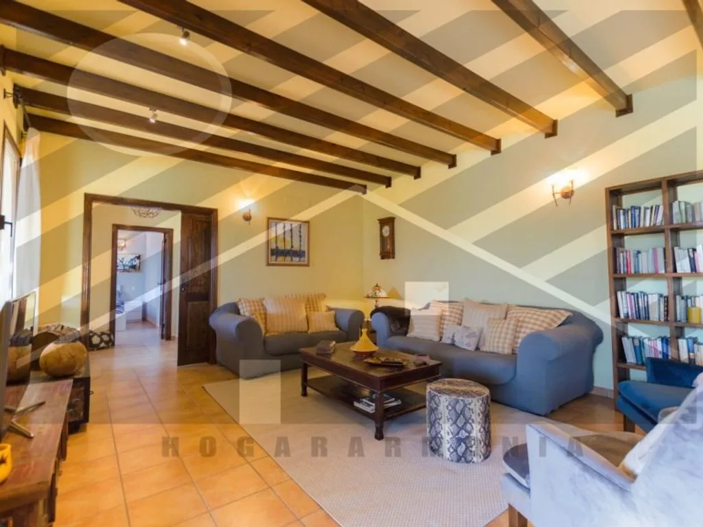 Elutuba - Luxury Villa with Dual Pools in Lajares