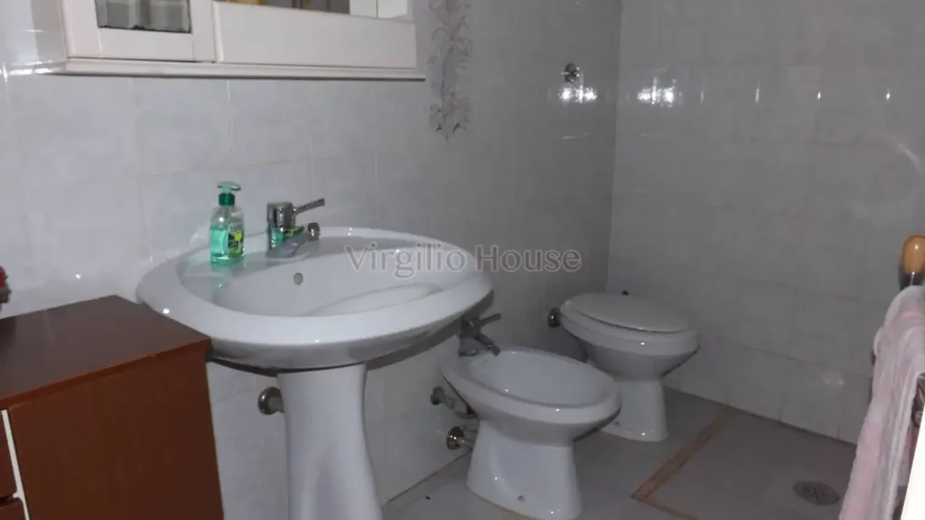 Bathrooms - Typical Trulli House in Ostuni