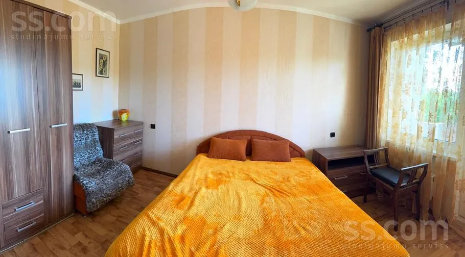 Bedrooms - 3-Bedroom Flat with Balcony in Riga