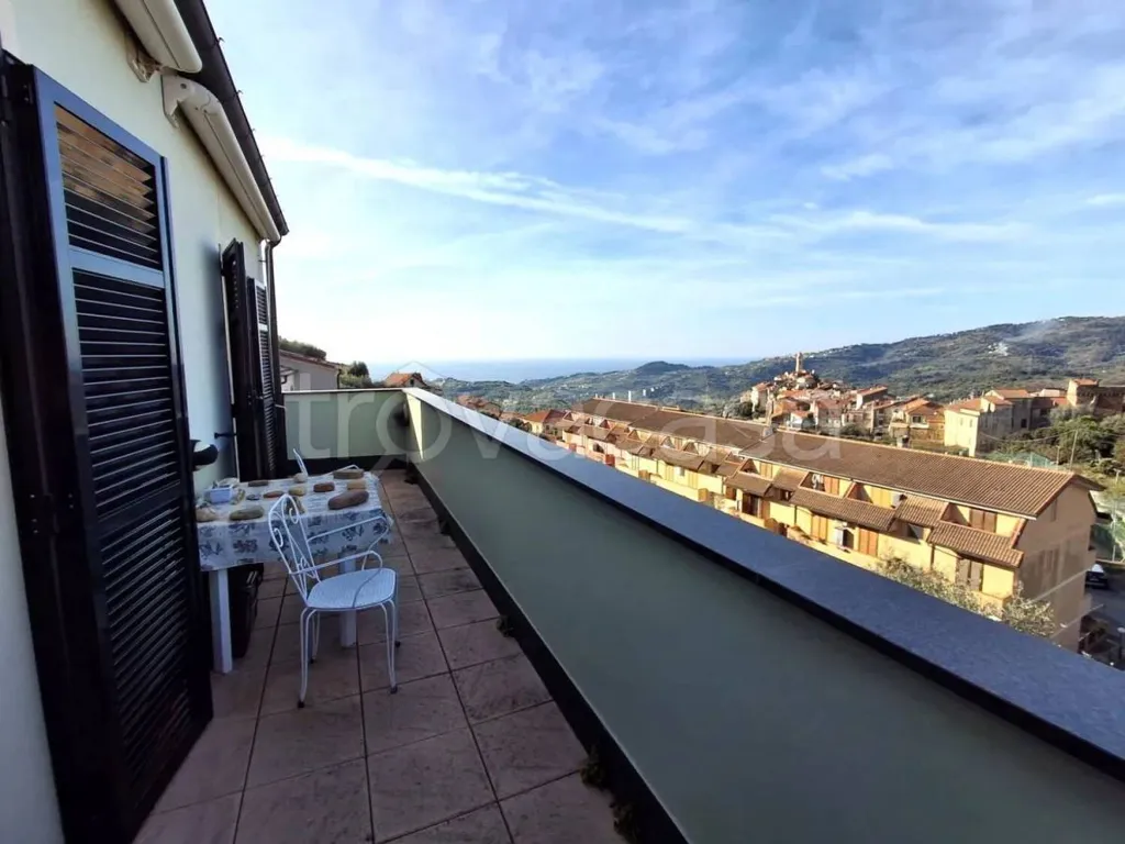 Rõdu - Apartment with Sea View in Civezza