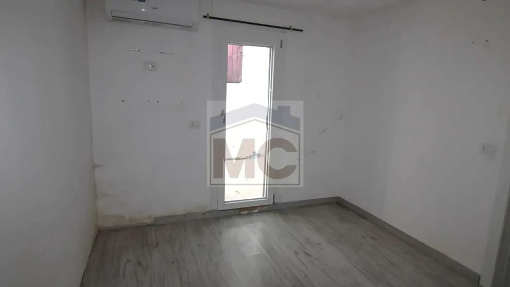 Pièces - Partially Refined House with Garden in Scandiano