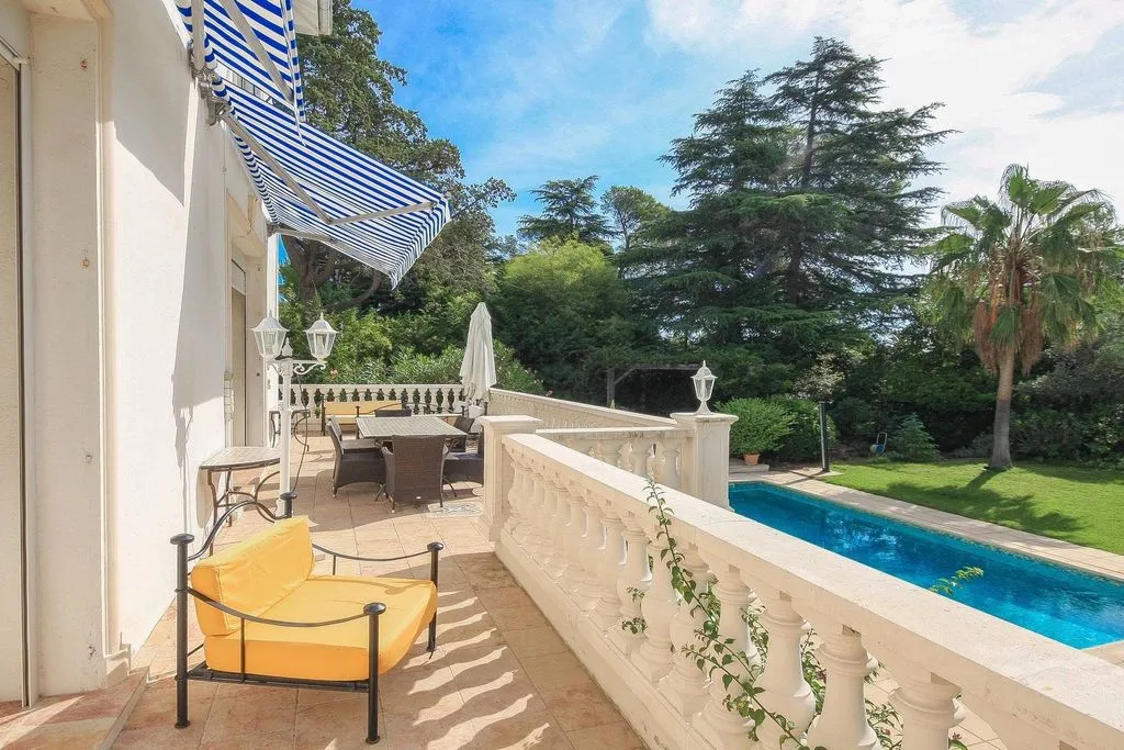 Bassein - Luxury Villa with Sea View in Saint-Raphaël