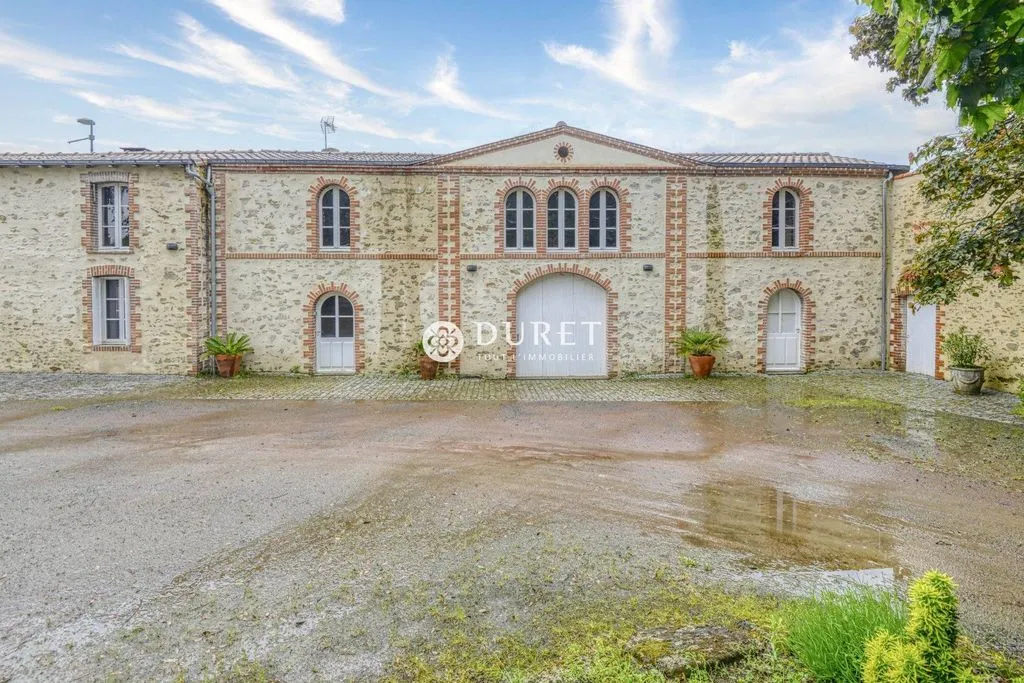 Jardin - Maison de Luxe avec Parc Boisé à Cugand