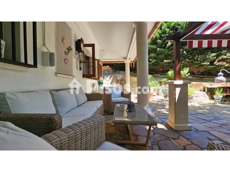 Terrace - Independent Villa with Private Pool in Gueñes
