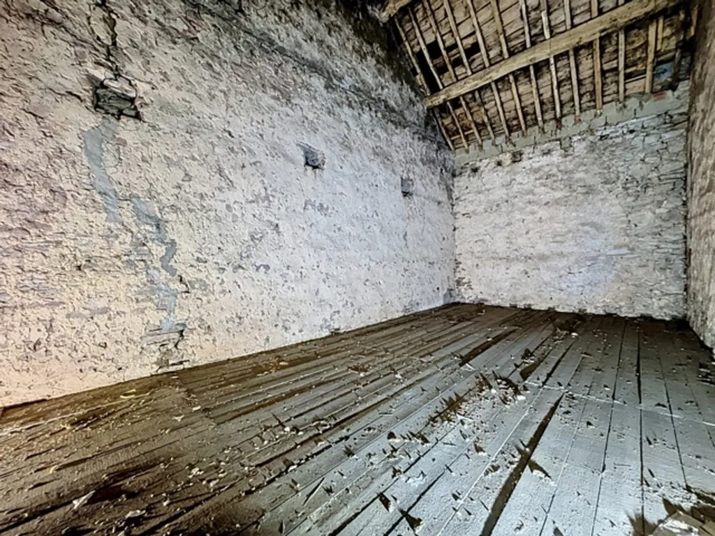 Rooms - Historic Barn to Renovate in Esneux