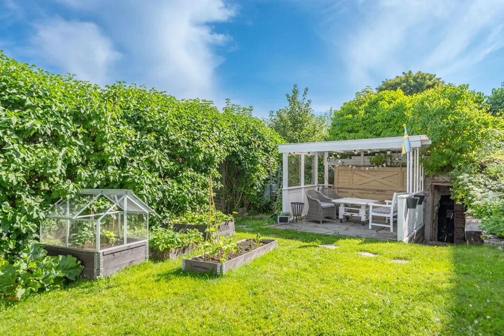 Giardino - Charming Attic Flat with Sundsvall Bridge View