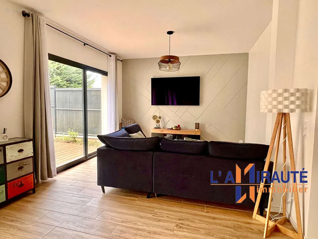 Elutuba - Contemporary House with Garden in Houilles