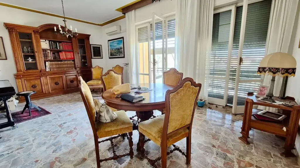 Söögituba - Apartment with Balcony in Pisa