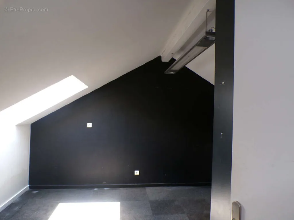 Pièces - Maison Ossature Bois avec Espace Professionnel sur Axe Passant