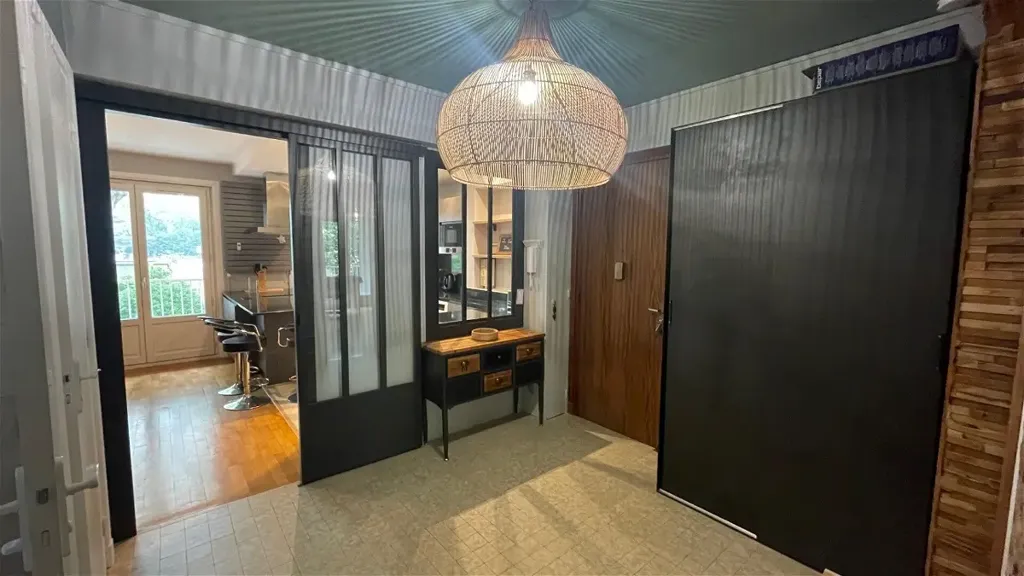 Esik - Furnished Flat with Balcony in Lyon 1st