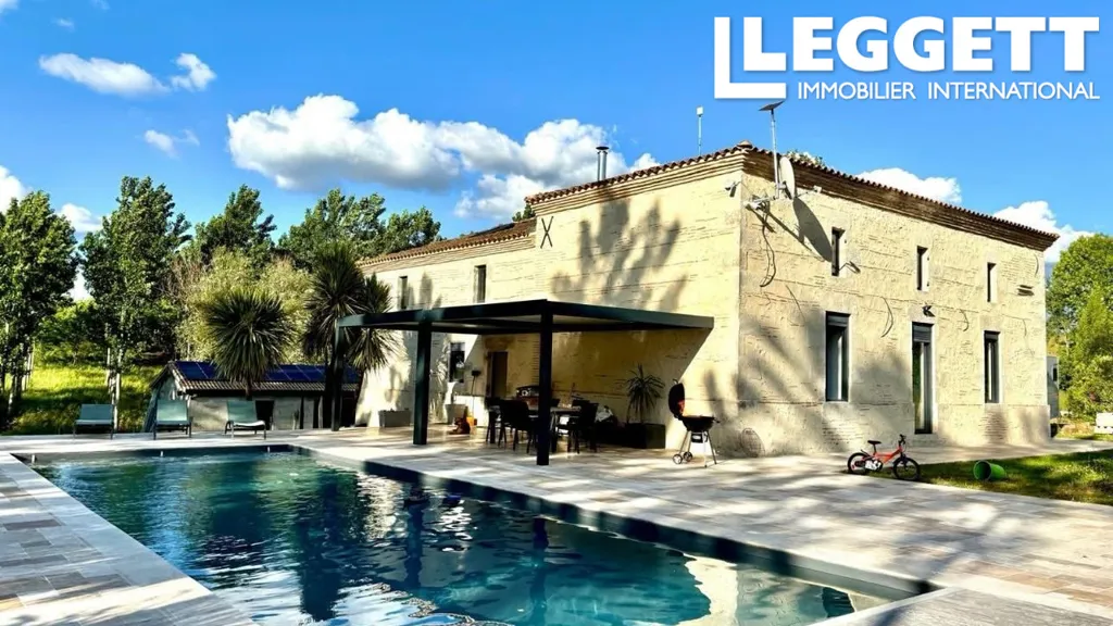 Piscine - Manoir Rénové avec Piscine et Vue au Calme près de Tonneins