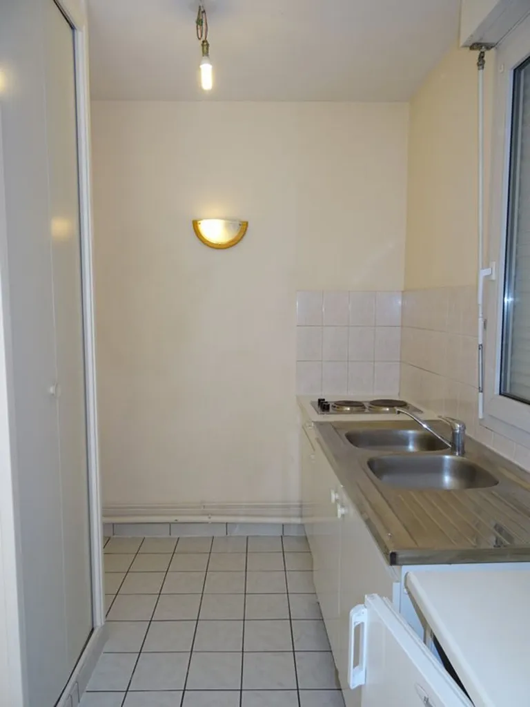 Cuisine - Studio avec Balcon et Parking à Orléans